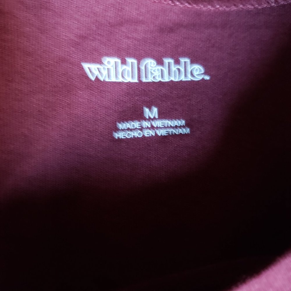 WILD FABLE Medium Long Sleeve Crew Neck Cropped Cotton Burgundy T-Shirt NWT - Picture 4 of 6
